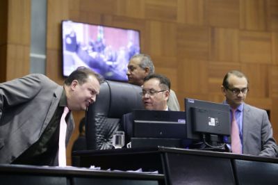 Rela��o estremecida entre Botelho e Max deixa Assembleia no fogo cruzado