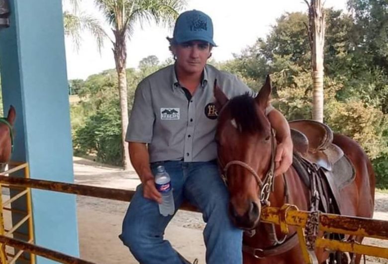 Suspeitos de matar amigo ficam em sil�ncio durante depoimento