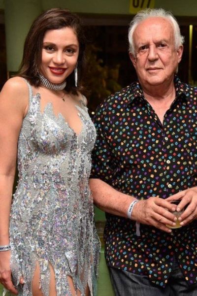 Ex-bbb Maria Melilo e deputado estadual v�o juntinhos � previa carnavalesca no Recife