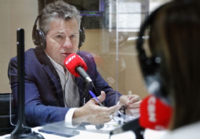 Na metade do mandato, governador nega pretens�o de trocar secret�rios