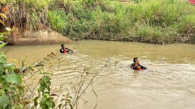 Bombeiros militares buscam por beb� desaparecido em Tabapor�