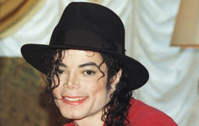 Michael Jackson j� lucrou mais de 7 bilh�es de reais desde sua morte