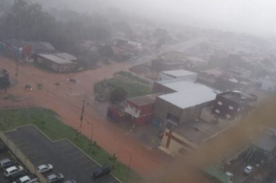 Chuva alaga rotat�ria da Morada do Ouro causando transtornos