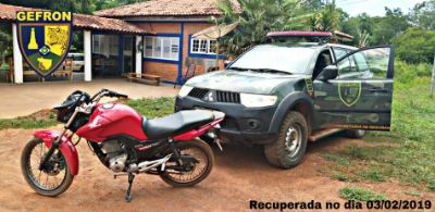 Suspeitos cobram R$ 1 mil de v�tima para devolverem moto roubada