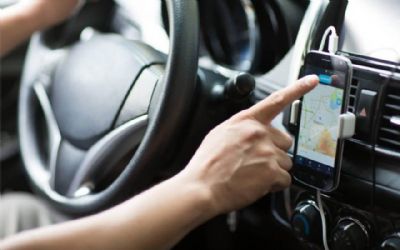 Aplicativo de transporte � condenado por atraso na corrida e cliente perder voo