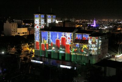 Magia do Natal segue na Pra�a Alencastro at� o pr�ximo dia 23