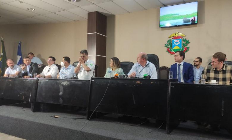 Ap�s ser cassado, Neri chora e afirma que 'n�o vai permitir vit�ria por W.O'