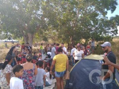 Depois de 2 dias acampadas, fam�lias receber�o chaves na segunda
