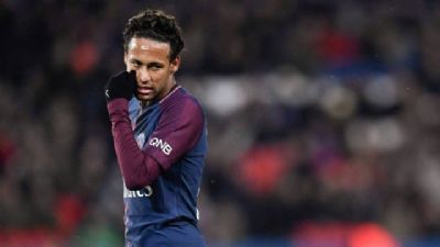 T�cnico do PSG sai em defesa do vaiado Neymar: �N�s estamos contentes�