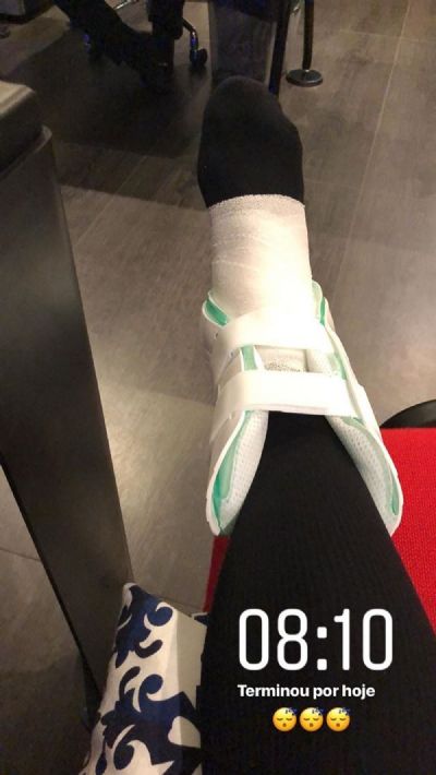 Ap�s les�o no tornozelo, Neymar publica foto e avisa: 