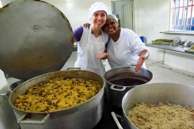 Seduc repassa R$ 40 milh�es �s escolas estaduais para alimenta��o dos alunos