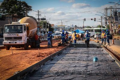 Ap�s protestos, obras do BRT s�o suspensas na Couto Magalh�es