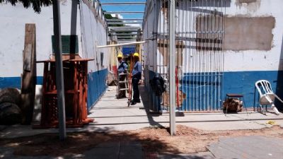 Seduc retoma obras de reforma da escola Emanoel Pinheiro em Rondon�polis