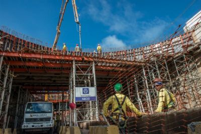 Obras de trincheira avan�am para fase de concretagem