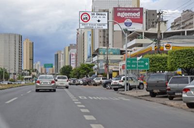Semob libera tr�fego em corredores exclusivos para �nibus at� 12h