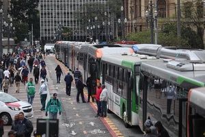 Greve dos motoristas de �nibus: Metr� e CPTM refor�am opera��o