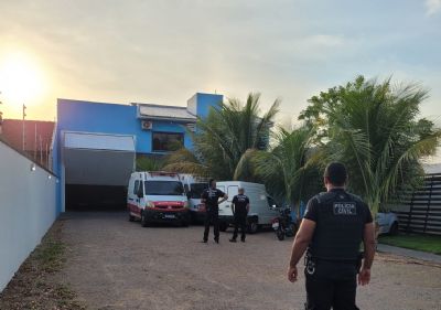 Justi�a determina apreens�o de carros de luxo, lanchas e moto de quadrilha