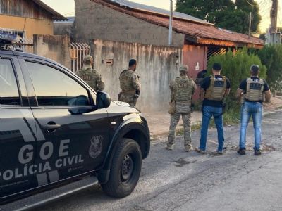 ​Pol�cia cumpre mandados contra fornecedores de drogas na modalidade �delivery�