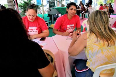 ​Quase 500 agendamentos de mamografias s�o realizados em dois dias na Pra�a Alencastro