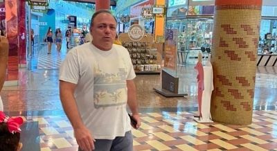 Ex-ministro Eduardo Pazuello � flagrado sem m�scara em shopping de Manaus