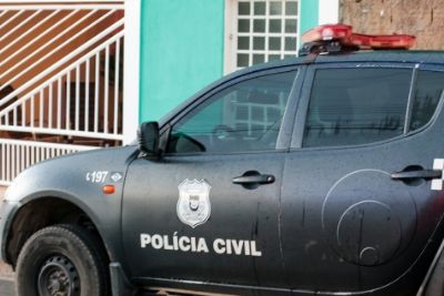 Pol�cia faz busca e apreens�o em faculdade acusada de funcionar sem autoriza��o do MEC