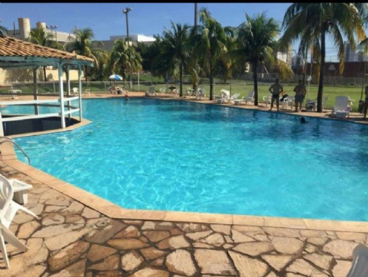 Lei determina presen�a de salva-vidas em piscinas de uso coletivo e balne�rios