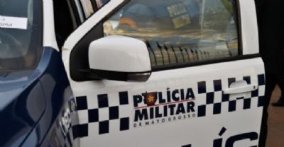 Pai � preso ap�s deixar filho de 3 anos trancado em carro e ir para o bar