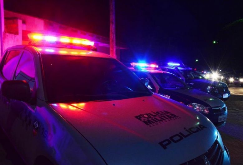 Por dan�ar em bar, jovem � amea�ada com tiro de ex