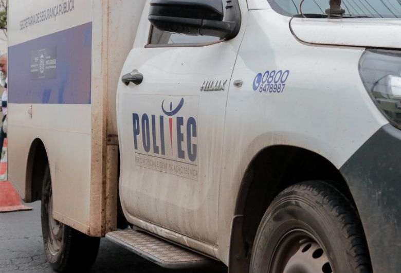 Mulher esperou instrutor se afastar e atirou no queixo em estande