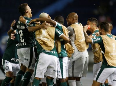 Boa estrat�gia de Felip�o faz Palmeiras abrir Libertadores com vit�ria 