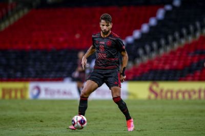 Meio-campista do Flamengo est� pr�ximo de fechar com o Cuiab� para o Brasileir�o