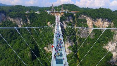 As mortes que levaram prov�ncia chinesa a fechar suas pontes de vidro