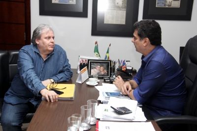 Justi�a intima prefeito e ex-secret�rio de Cuiab� para que paguem multa por descumprimento de TAC