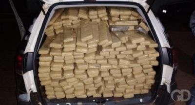 Homem � preso com carro carregado de 350 kg de maconha