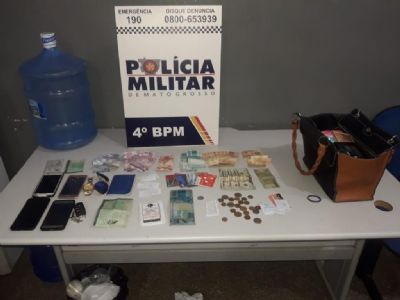 Quadrilha que forjava encontros rom�nticos para roubar v�timas � desarticulada pela PM
