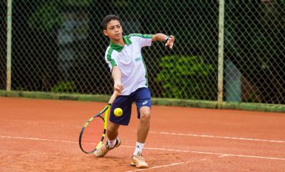 Richard Gama vence tr�s e cai nas semifinais para l�der