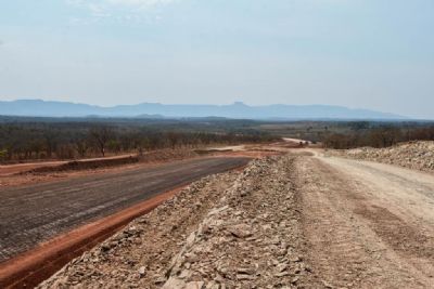 Estrada que d� acesso ao Distrito do Coxip� do Ouro come�a a ganhar contornos