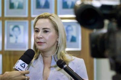 Ex-primeira-dama vira r� por desvio de R$ 3,6 mi