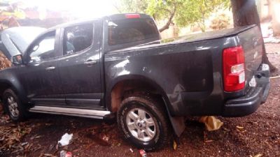 Casal � preso em flagrante com caminhonete roubada em V�rzea Grande