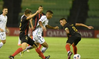 Santos empata com Deportivo Lara e avan�a na pr�-Libertadores