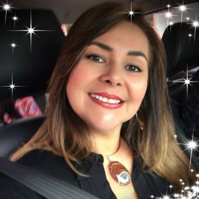 Assistente social � abordada por ladr�o ao chegar de carro em casa, buzina para chamar aten��o do marido e � morta em MT