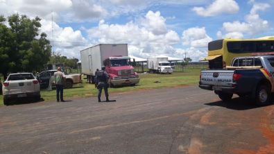 Sefaz apreende ve�culo com carga irregular em MT