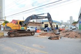 Prefeitura inicia reconstru��o da canaliza��o na Rua Rui Barbosa e Avenida Senador Metelo