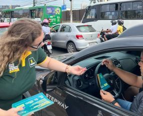 ​Semob realiza 'panfleta�o' para divulgar padroniza��o nos hor�rios das faixas exclusivas