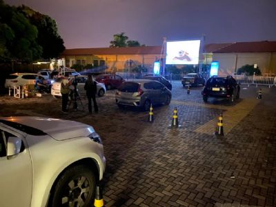 Cinema drive-in volta a ser op��o em Cuiab�