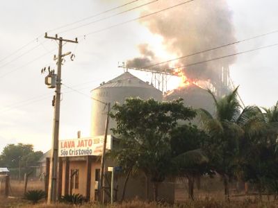 Sorriso: fogo danifica parte de secador de gr�os
