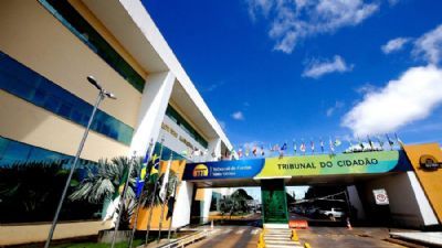 Por 9 votos, STF decide suspender pagamento de verbas indenizat�rias do TCE e do governo