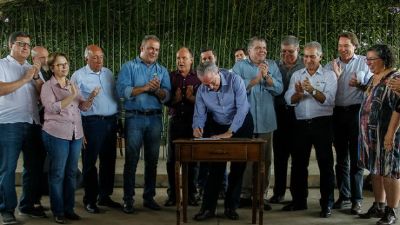 ​Governo gasta R$ 12 bilh�es para salvar Temer