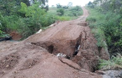 Rio transborda e moradores ficam ilhados em Terra Nova do Norte