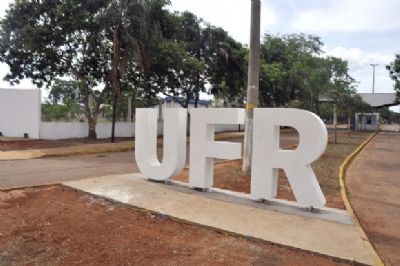 Bolsonaro sanciona projeto que autoriza Universidade Federal de Rondon�polis a contratar em 2021